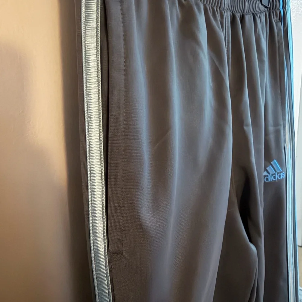 Adidas Kids jogging pants - Picture 5 of 8